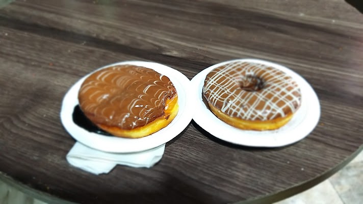mad-over-donuts-airport-cafe